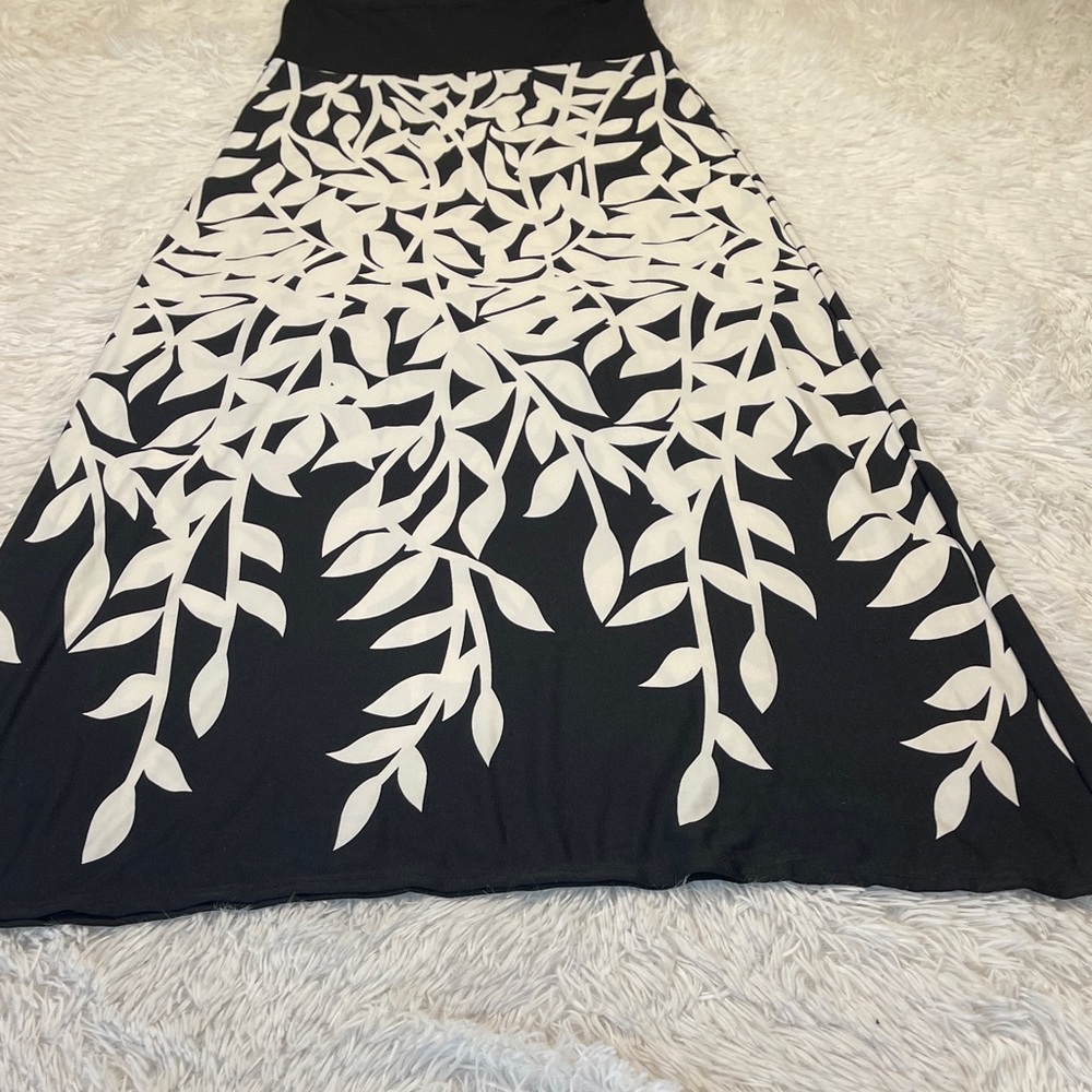 MSK Black and white MAXI Leaf A-Line STRAP LESS DRESS NO TAG SEE MEASUREMENTS